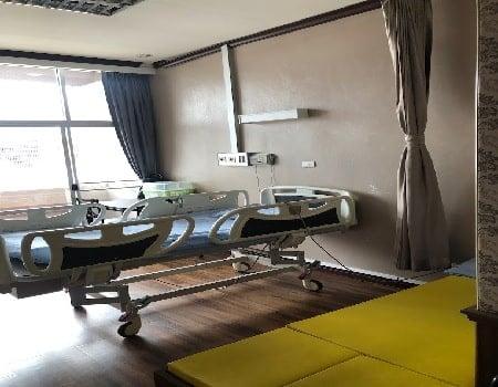 Buddhachinaraj Phitsanulok Hospital, Thailand 2