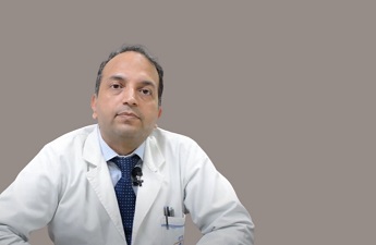 Ophthalmologist Dr. Deependra V Singh Holds Good Experience in Vitrectomy